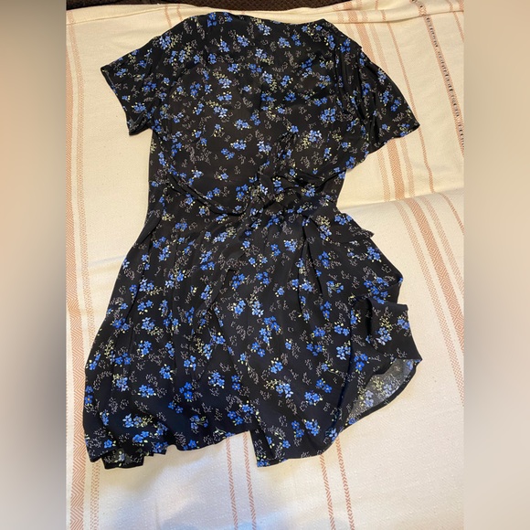 City Chic Plus Size Short Sleeve Dress - Picture 5 of 5